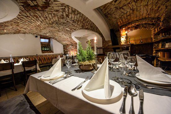 BORPINCE Restauracja i Winiarnia węgierska